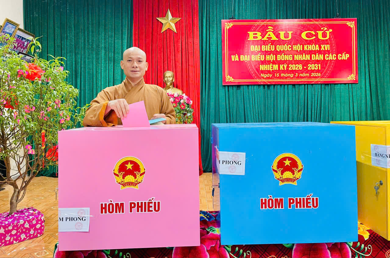 Tăng Ni và Phật tử tỉnh Gia Lai đồng tham gia bỏ phiếu bầu cử